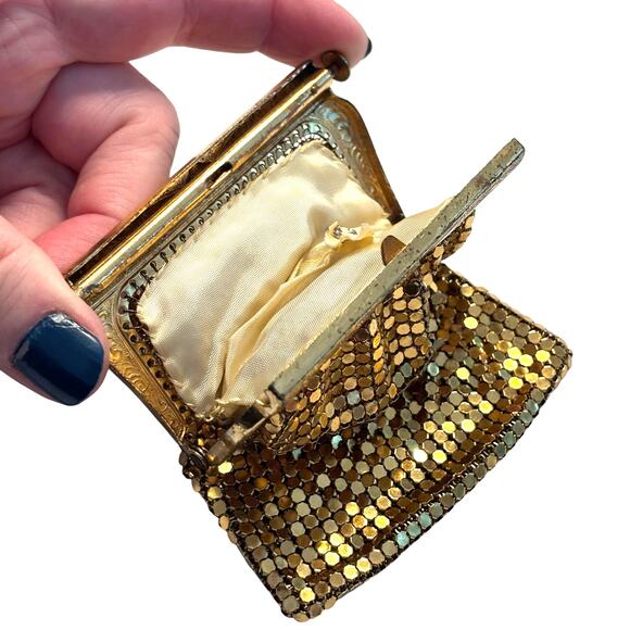 Vintage West Germany gold chain maille coin purse evening bag unique press clasp - Picture 3 of 9